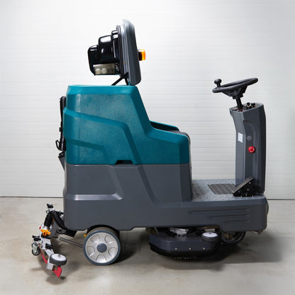 Rankiniu būdu stumiama grindų plovimo mašina Veltra P3