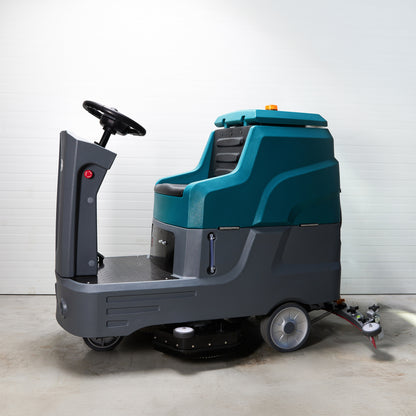 Rankiniu būdu stumiama grindų plovimo mašina Veltra P4