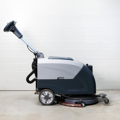 Rankiniu būdu stumiama grindų plovimo mašina Veltra P2