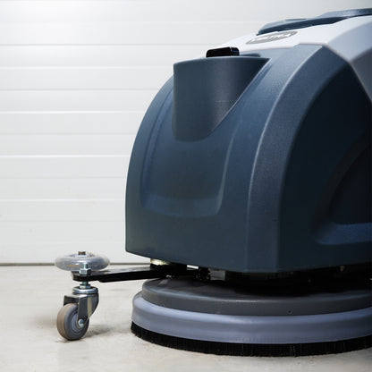 Rankiniu būdu stumiama grindų plovimo mašina Veltra P2