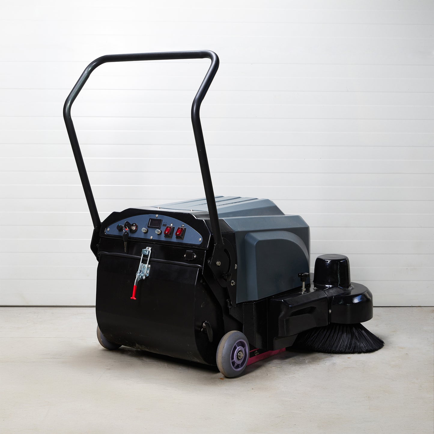 Rankiniu būdu stumiama grindų šlavimo mašina Veltra S1